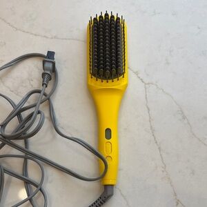 Drybar The Brush Crush Heated Straightening Brush